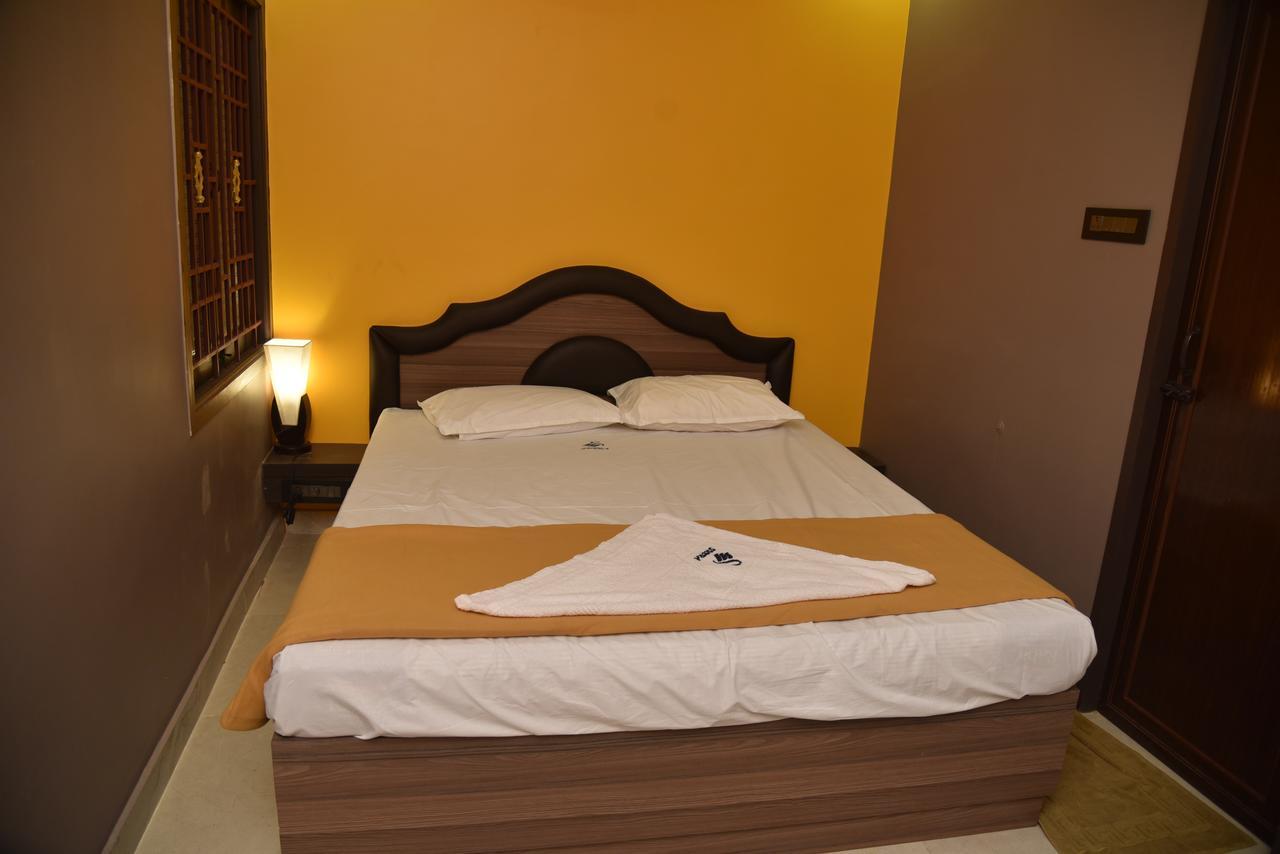 Subra Residency Aparthotel กุมพาโกนัม ภายนอก รูปภาพ